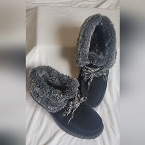 Women's Black Faux Fur Lined Shoes